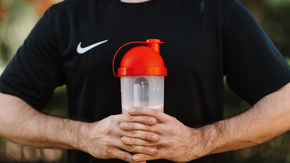 As 5 Melhores Receitas de Shake de Proteína Limpa para Atletas