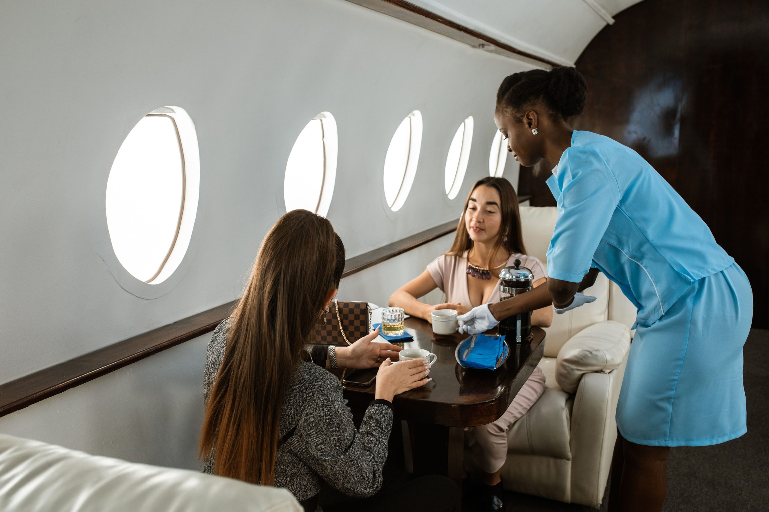 As 5 Melhores Viagens de Trem de Luxo em Cabines de Primeira Classe