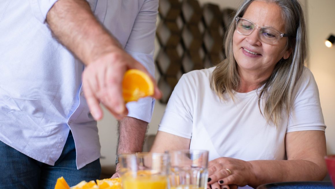 As 6 Melhores Fontes de Cálcio e Vitamina D para a Saúde Óssea de Idosos