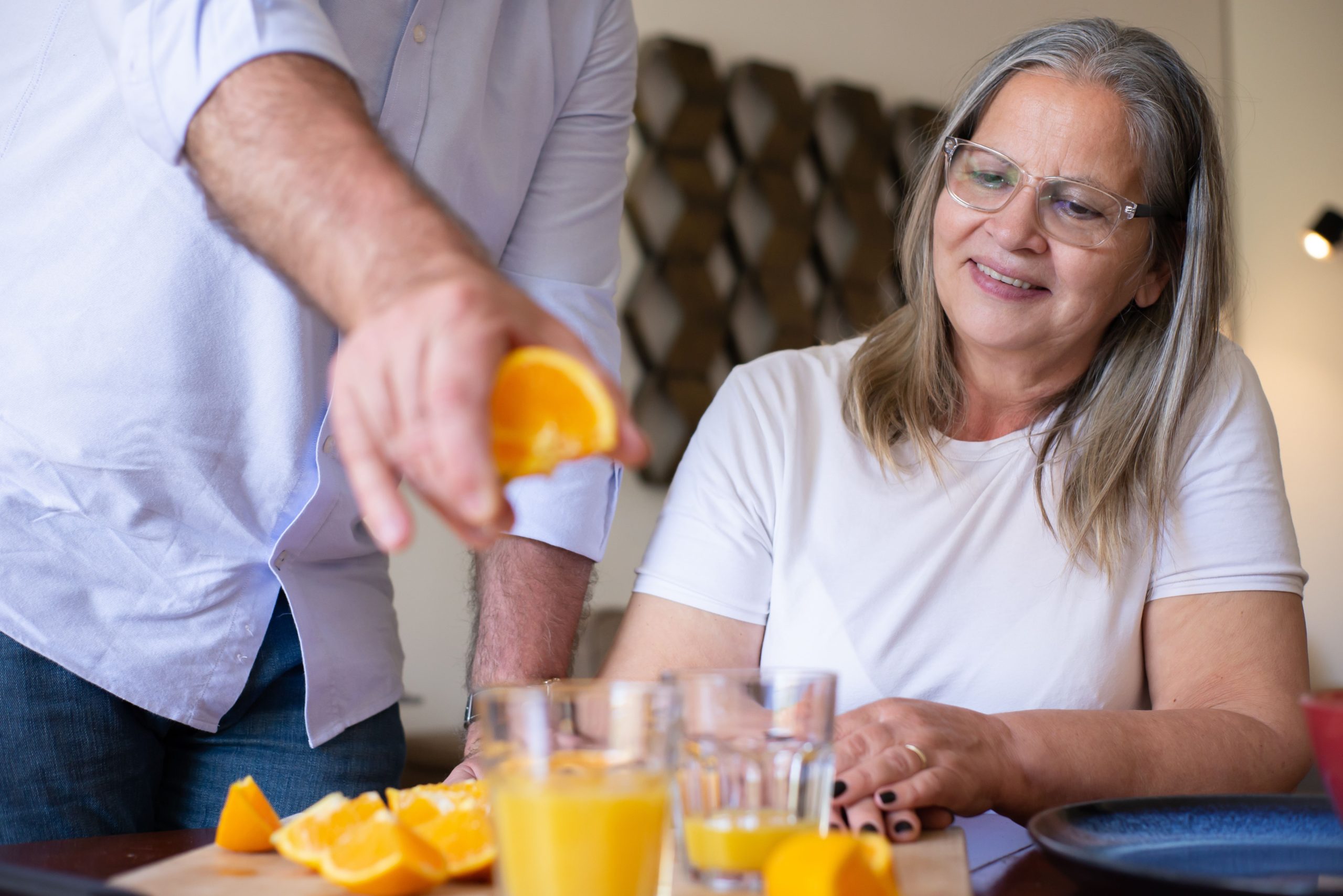 As 6 Melhores Fontes de Cálcio e Vitamina D para a Saúde Óssea de Idosos