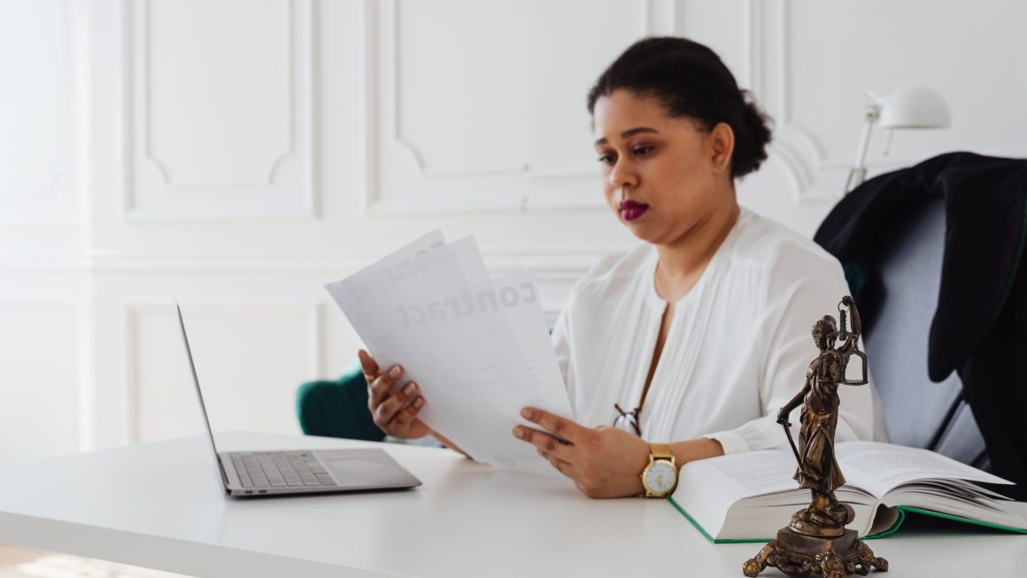 As 6 Melhores Práticas de Elaboração de Contratos para Proteger Trabalhadores Independentes