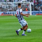 As 7 Melhores Formações de Futebol Explicadas: 4-3-3 vs 4-4-2