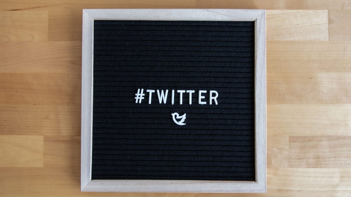 As 8 Melhores Táticas de Crescimento no Twitter para Fundadores de Indústrias