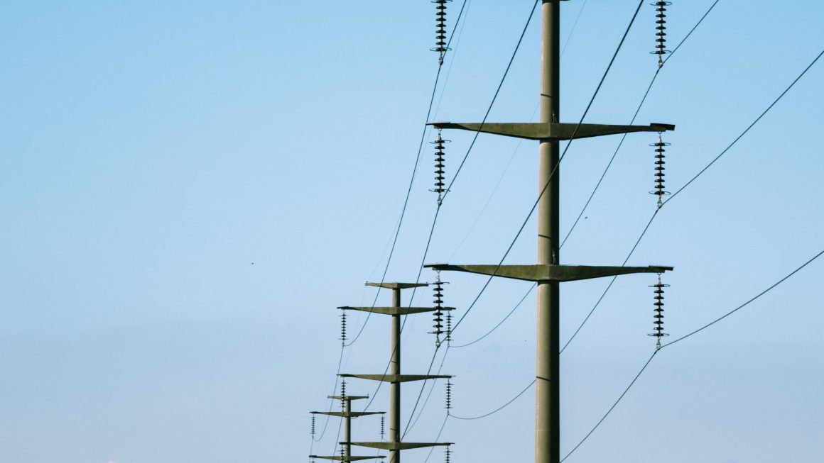As 8 Principais Leis de Resiliência e Modernização da Rede Elétrica