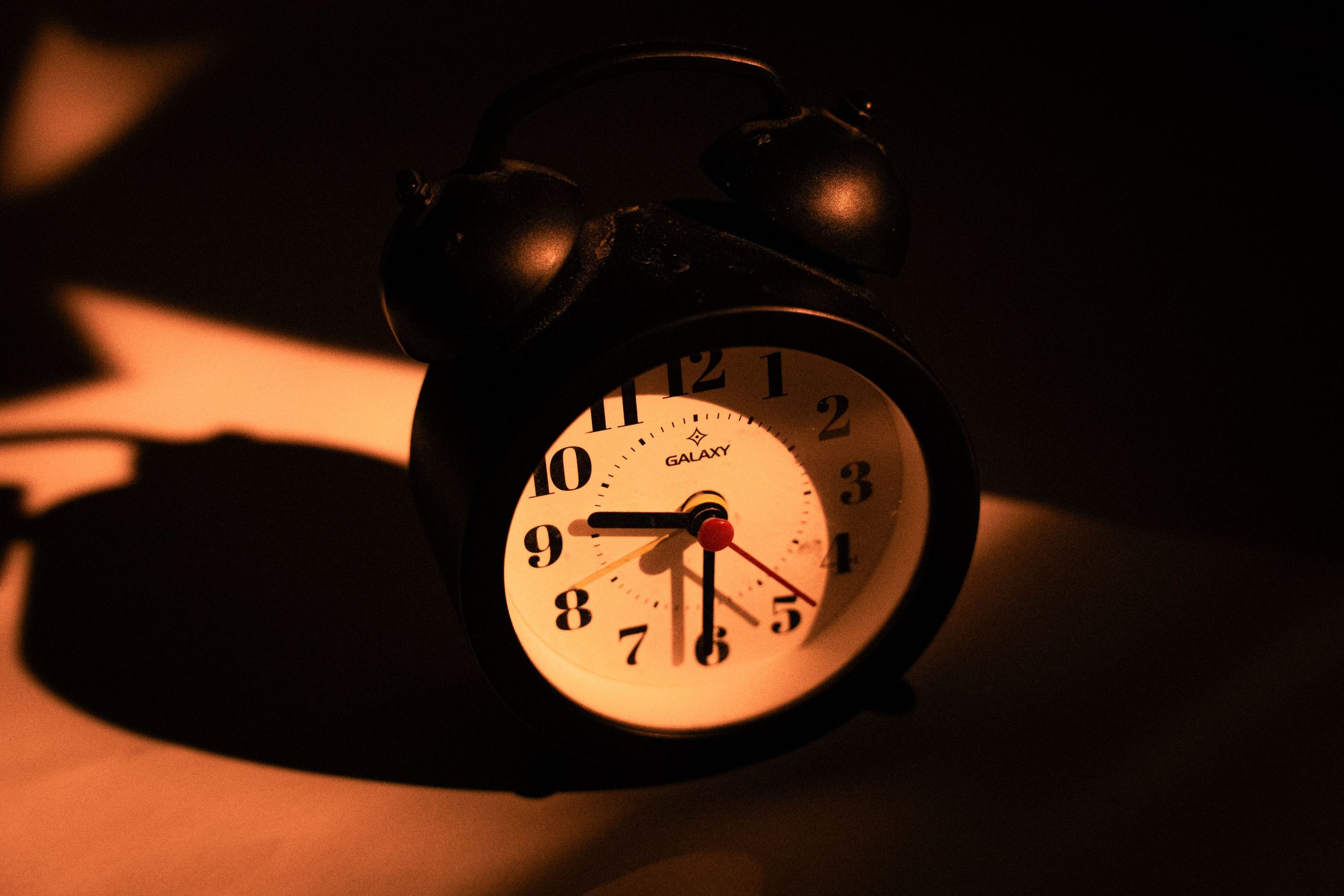 Os 10 Melhores Despertadores que Simulam a Luz Natural do Amanhecer