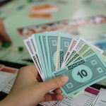 Os 10 Melhores Jogos de Tabuleiro Retrô da Sua Infância Que Vale a Pena Comprar Novamente