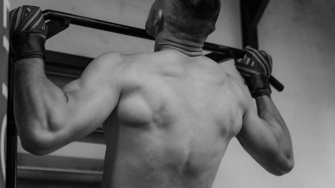 Os 10 Melhores Movimentos de Calistenia para Ganho de Massa na Parte Superior do Corpo
