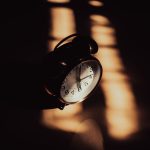 Os 5 Melhores Hábitos de Luz Solar pela Manhã que Ajustam Seu Ritmo Circadiano