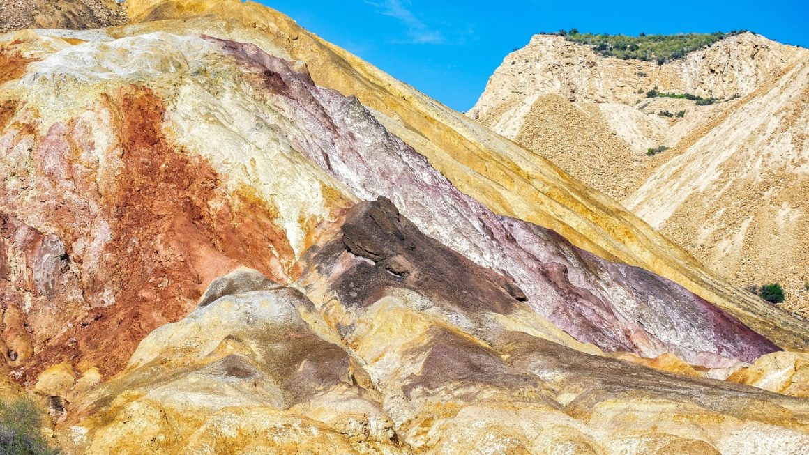 Os 5 Melhores Projetos de Ciências da Terra com Coleções de Rocha e Mineração