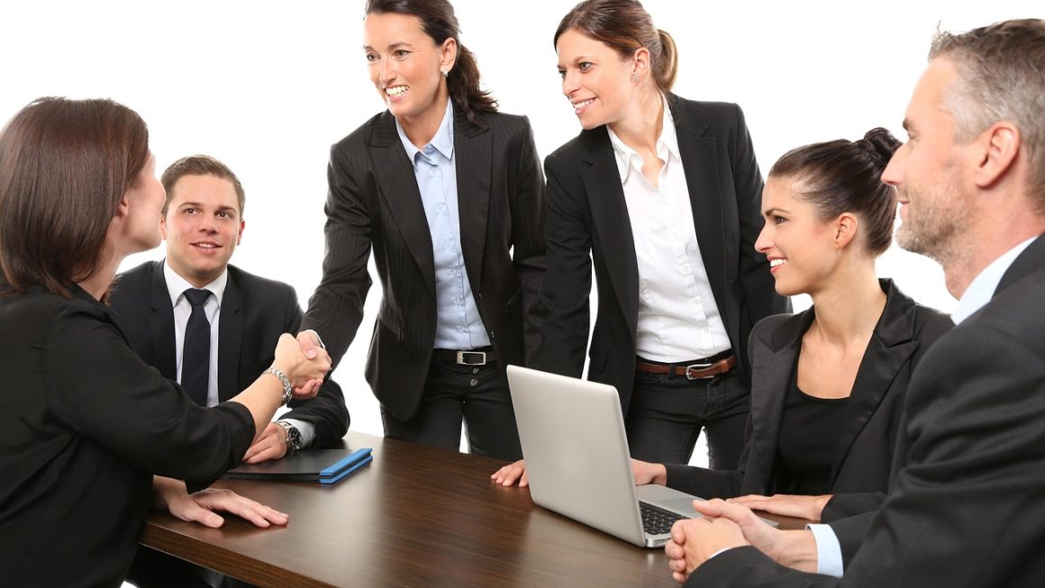 Os 7 Melhores Modelos de Delegação que Empoderam Gestores e Colaboradores