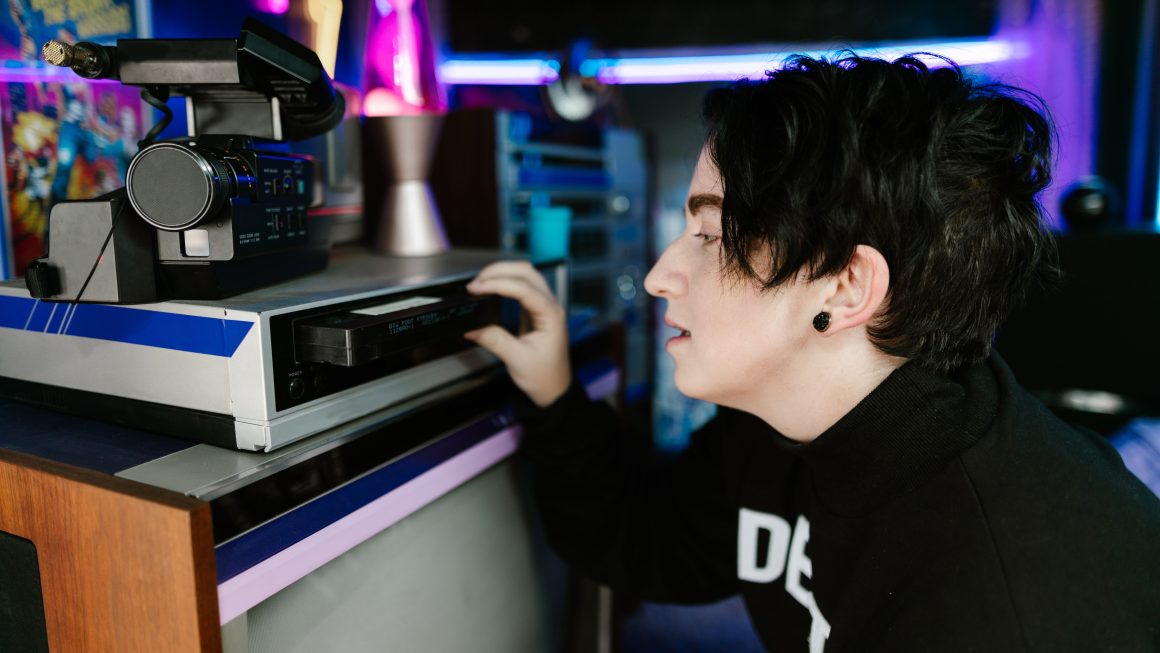 Os 7 Melhores Álbuns Eletrônicos com Estética Vaporwave e Amostras Nostálgicas