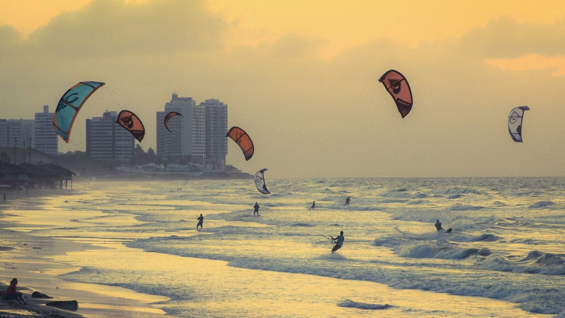 As 7 Melhores Destinos de Kitesurf e Windsurf em Lagoas