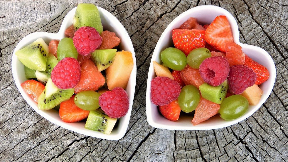 As 8 Melhores Receitas de Salada de Frutas de Verão para uma Alimentação Saudável