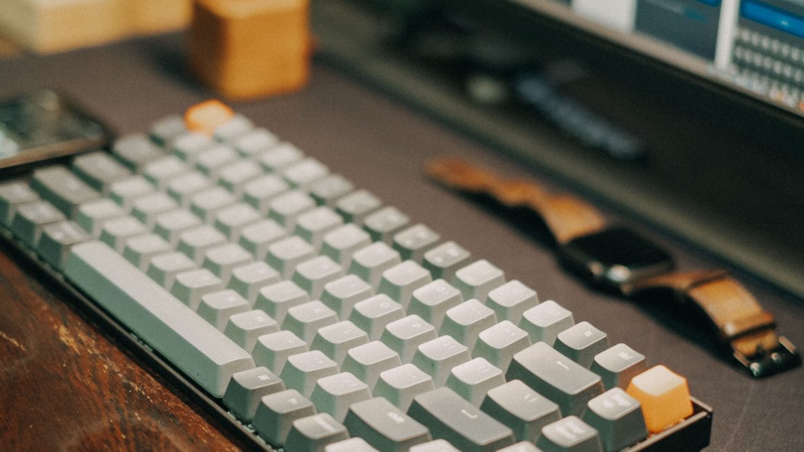 Os 10 Melhores Teclados Mecânicos com Interruptores Clicky Satisfatórios