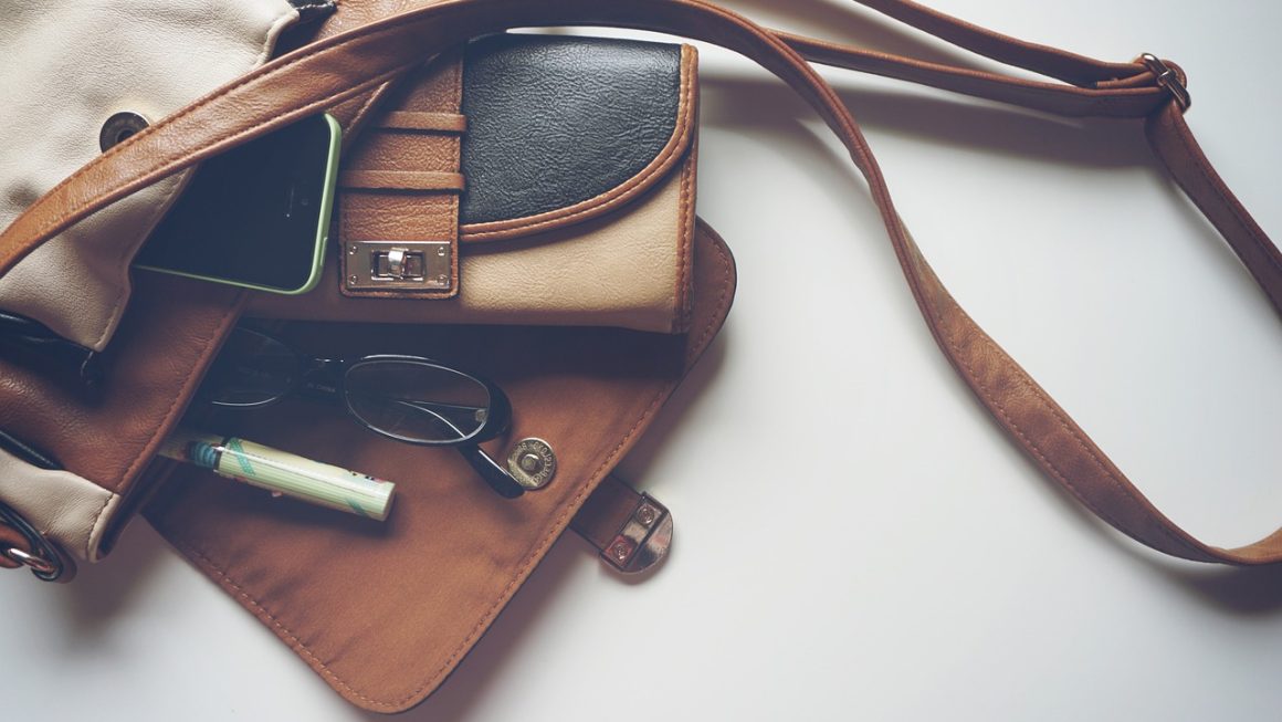 Os 7 Principais Itens de Moda Atemporais que Vale a Pena Investir